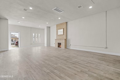 1209 Wyoming Ave, El Paso, TX 79902 - photo 2