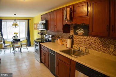 12609 Pinecrest Rd, Herndon, VA 20171 - photo 2