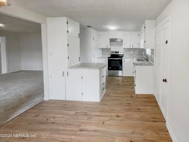 8746 Dandy Ave, Jacksonville, FL 32211 - photo 6