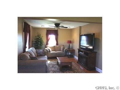 Living Room LARGE LIVING ROOM WITH PLENTY OF SEATI