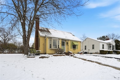 715 E Maple Ave, Miamisburg, OH 45342 - photo 3