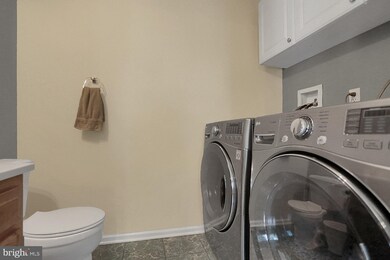 207 Adams Dr, Womelsdorf, PA 19567 - photo 7