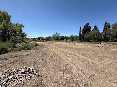 365 W Main St, Hyrum, UT 84319 - photo 4