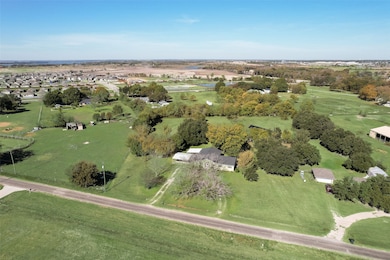 646 Liska Rd, Ennis, TX 75119 - photo 2