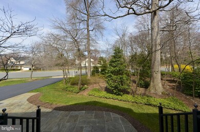 8517 Wolftrap Rd, Vienna, VA 22182 - photo 3