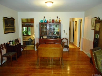 Dining room...