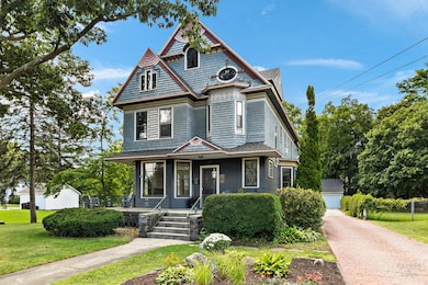 84 N Walkup Ave, Crystal Lake, IL 60014 - photo 2