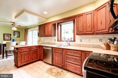 15141 Middlegate Rd, Silver Spring, MD 20905 - photo 5