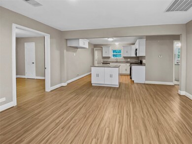 3213 9th St, Bay City, TX 77414 - photo 5