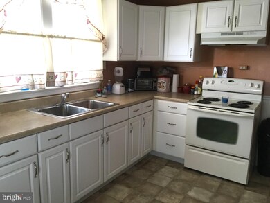 230 Pine St, Tamaqua, PA 18252 - photo 5