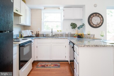 1037 Saint Michaels Dr, Bowie, MD 20721 - photo 3