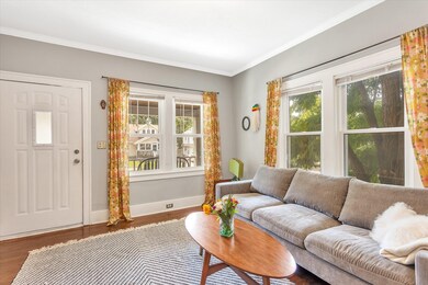 09-855-Ardmore-St-SE-WindowStill-Real-Es