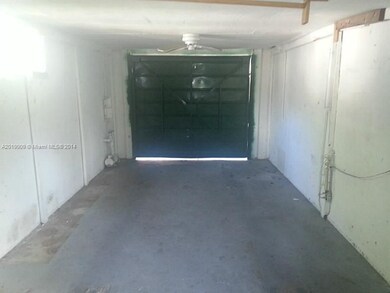 Parking Lot/Garage
