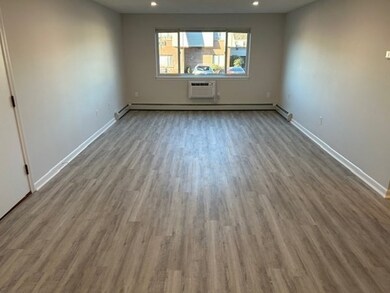 3 Hallmark Gardens unit 4, Burlington, MA 01803 - photo 3