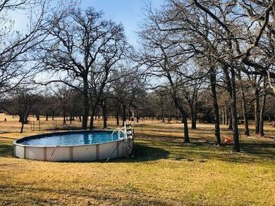 1102 J e Woody Rd, Springtown, TX 76082 - photo 4