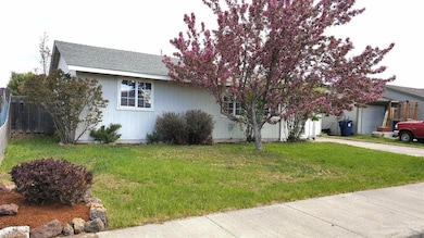 1524 SW 34th St, Redmond, OR 97756 - photo 3