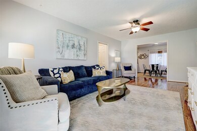 1070 Lamonte Ln, Houston, TX 77018 - photo 4