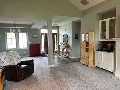 6716 Westbrook Dr, Columbus, IN 47201 - photo 3