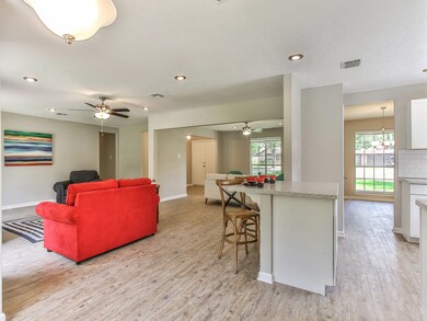 2680 S Woodloch St, Conroe, TX 77385 - photo 7