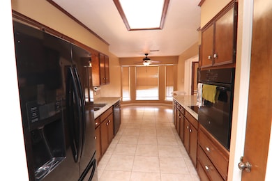 760 Lafayette Ln, Beaumont, TX 77706 - photo 3