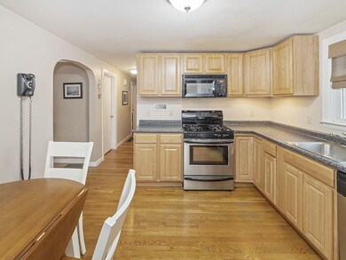 647 Trapelo Rd, Waltham, MA 02452 - photo 6