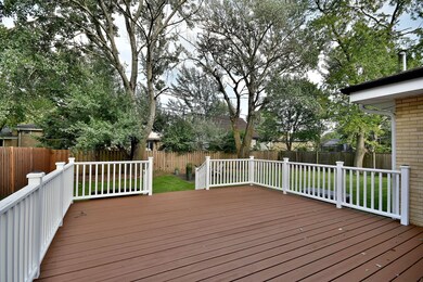 933 S Mitchell Ave, Elmhurst, IL 60126 - photo 3