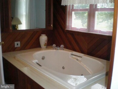 510 Hilltop Cir, Greencastle, PA 17225 - photo 7