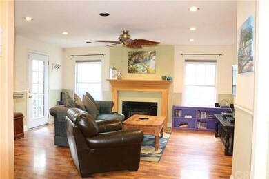 Comfy country living room, recessed lighting, fire