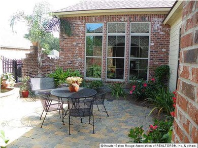 EXTERIOR COURTYARD VIEW