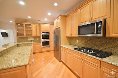 18 Hamlet Dr, Plainview, NY 11803 - photo 6