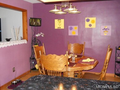 Eat-in Kitchen