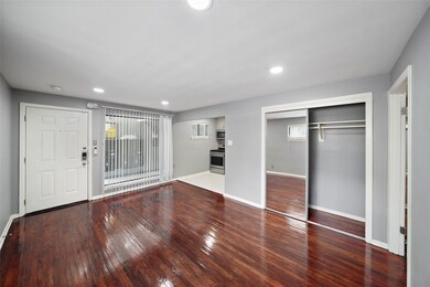 Living Room - view 2