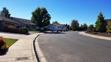 435 Marion Ln, Grants Pass, OR 97527 - photo 6