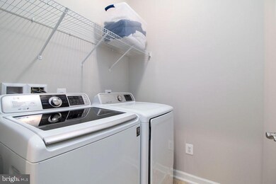 8192 Falls Grove Dr unit 11, Manassas, VA 20111 - photo 6