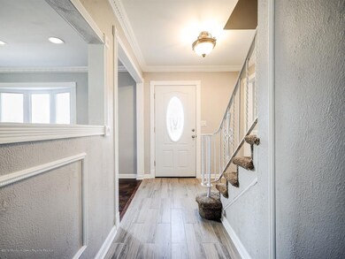 003_Front EntryHallway