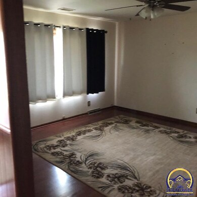2505 SW 22nd St, Topeka, KS 66611 - photo 2