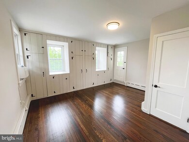 1056 W Germantown Pike unit 2, East Norriton, PA 19403 - photo 4