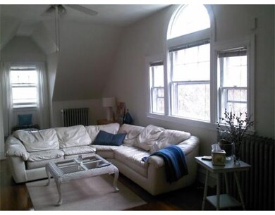 140 Thorndike St unit 3, Brookline, MA 02446 - photo 2