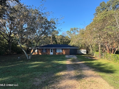 620 Stevon Moore St, Wiggins, MS 39577 - photo 2