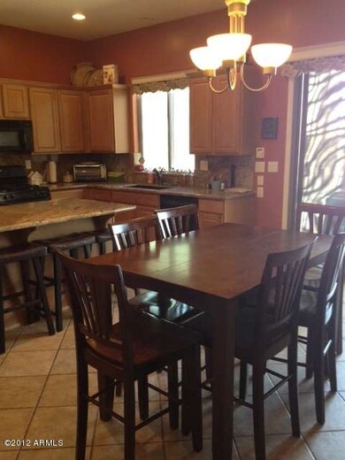 Eat-in Kitchen