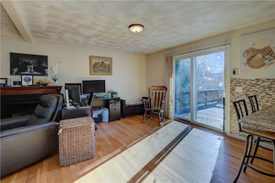 918 Saugatucket Rd, Wakefield, RI 02879 - photo 7