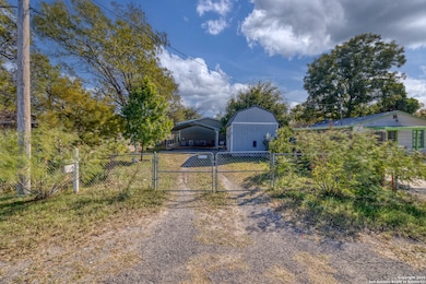 209 U S 90, Uvalde, TX 78801 - photo 4
