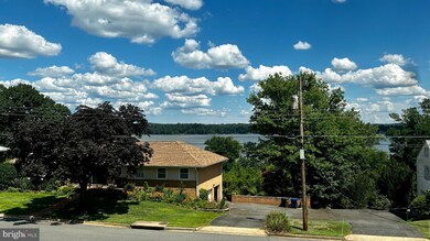 7302 Park Terrace Dr, Alexandria, VA 22307 - photo 3