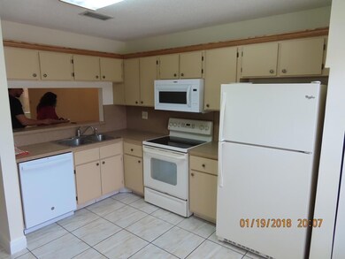 1401 Pines Ln, West Palm Beach, FL 33415 - photo 4