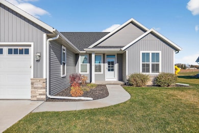 W6776 Wilmington Ln, Greenville, WI 54942 - photo 2