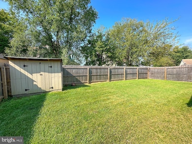 17 Hamilton St, Swedesboro, NJ 08085 - photo 3