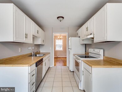 2302 Wheystone Ct, Vienna, VA 22182 - photo 7