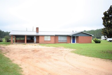 249 V E Howell Rd, Lucedale, MS 39452 - photo 2