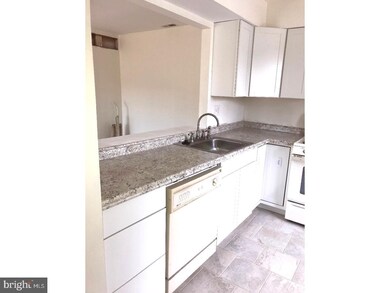 664 Yorkshire Ct unit 664, Sewell, NJ 08080 - photo 5