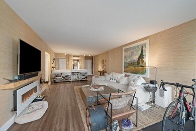 The Patrician unit 105, Palm Beach, FL 33480 - photo 2